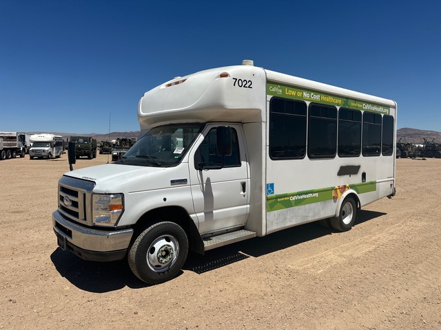 2014 Ford E-450 Super Duty Econoline Bus