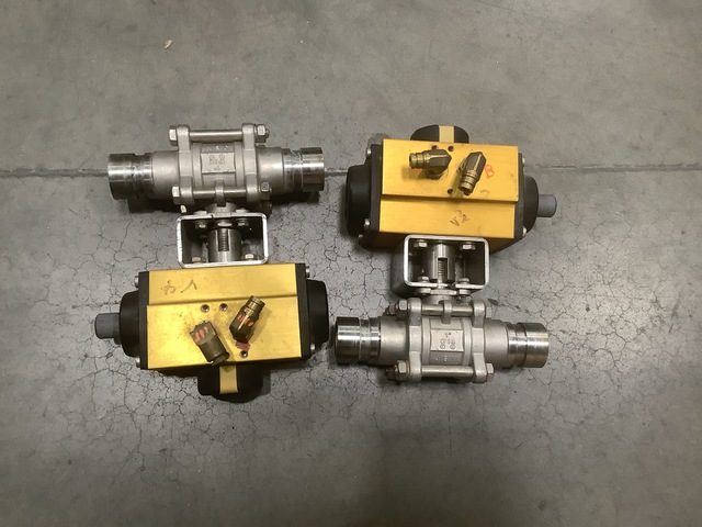 (2) Kampi Components 1332091-0100 Ball Valves w/Pneumatic Actuators