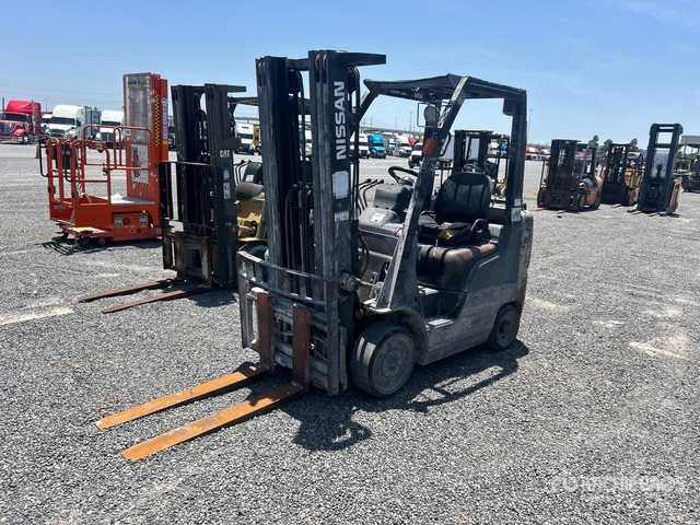 Nissan MCPL02A25LV 4400 lb Cushion Tire Forklift