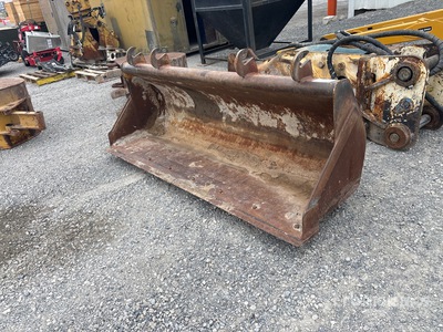89 in Backhoe Loader Bucket