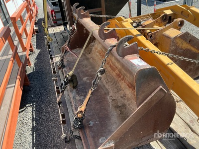 89 in Backhoe Loader Bucket