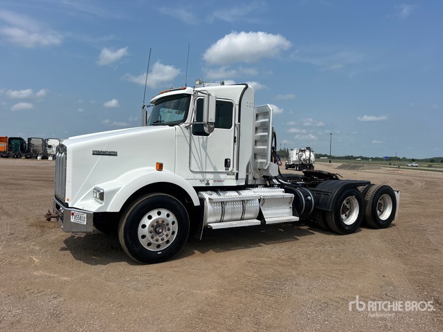 2014 Kenworth T800 6x4 T/A Day Cab Truck Tractor
