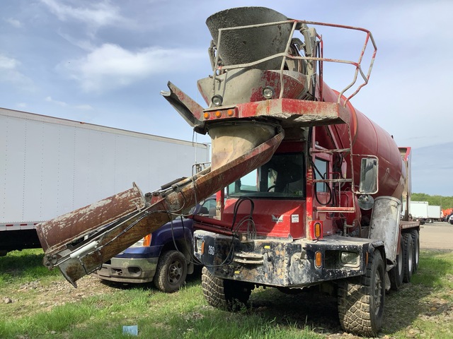2013 Phoenix 8x6 Front Discharge Mixer Truck