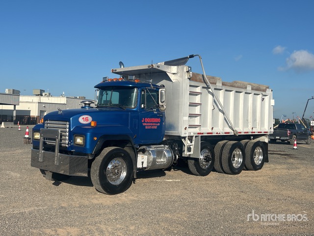 1996 Mack RD688S 8x4 Tri/A Dump Truck