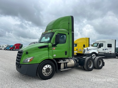 2021 Freightliner Cascadia 116 6x4 T/A Dagcabine Trekker