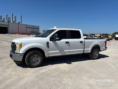 2017 Ford F-250 XL 4x2 Crew Cab ピックアップ