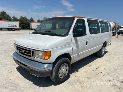 2006 Ford E-350 XLT 14 فان نقل ركاب