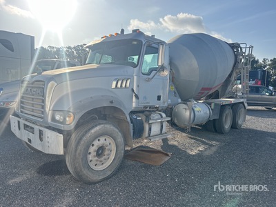 2017 Mack GU713 6x4 Camion mélangeur