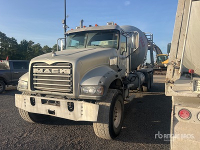 2017 Mack GU713 6x4 Camion mélangeur