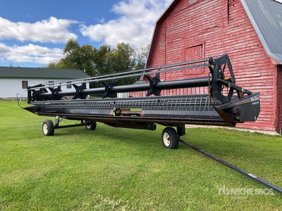 1998 MacDon 962 30 ft Draper Combine Header