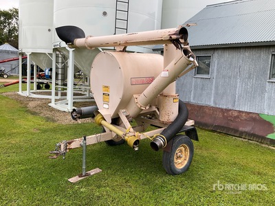 1995 REM 552 Grain Vac