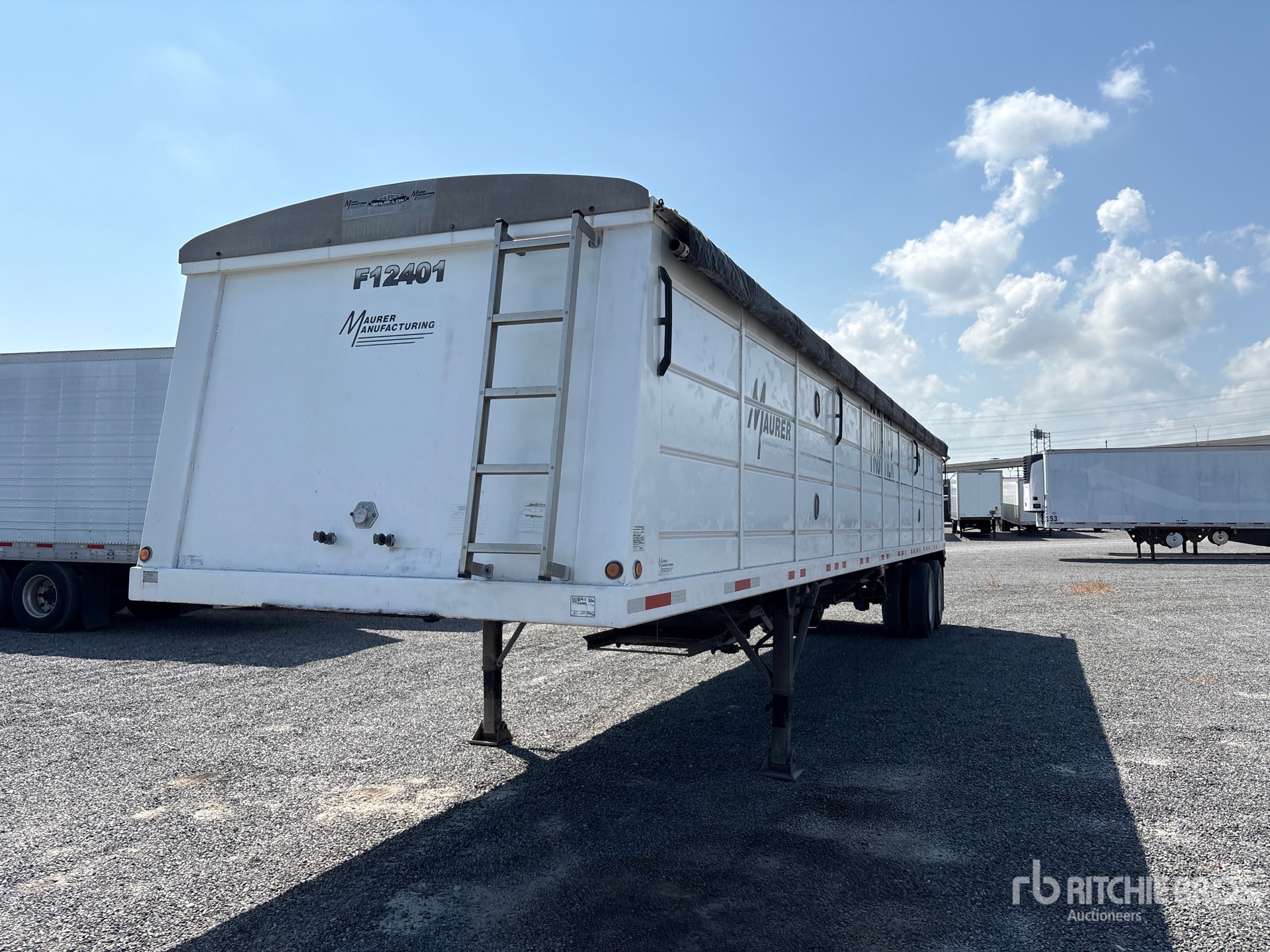 2012 Maurer 42 ft T/A Grain Trailer