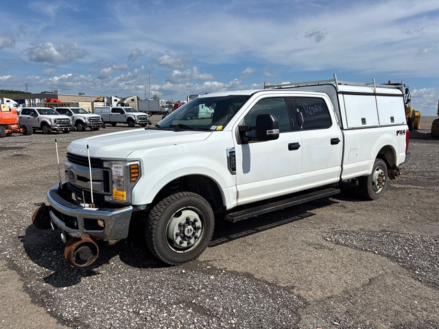 2018 Ford F-350 XLT 4x4 Crew Cab Pickup