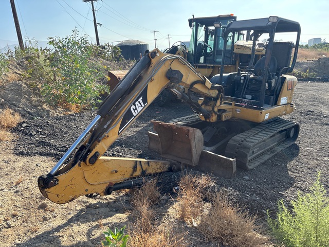 2001 Cat 304.5 Mini Excavator (Inoperable)