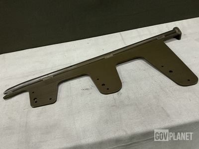 (5) Navistar Defense 3918169C1 Vehicular Components Brackets