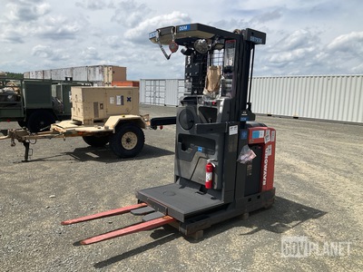 Raymond EASI-OPC30TT Order Picker