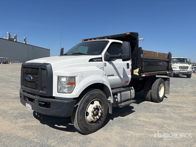 2016 Ford F-750 4x2 S/A Dump Truck