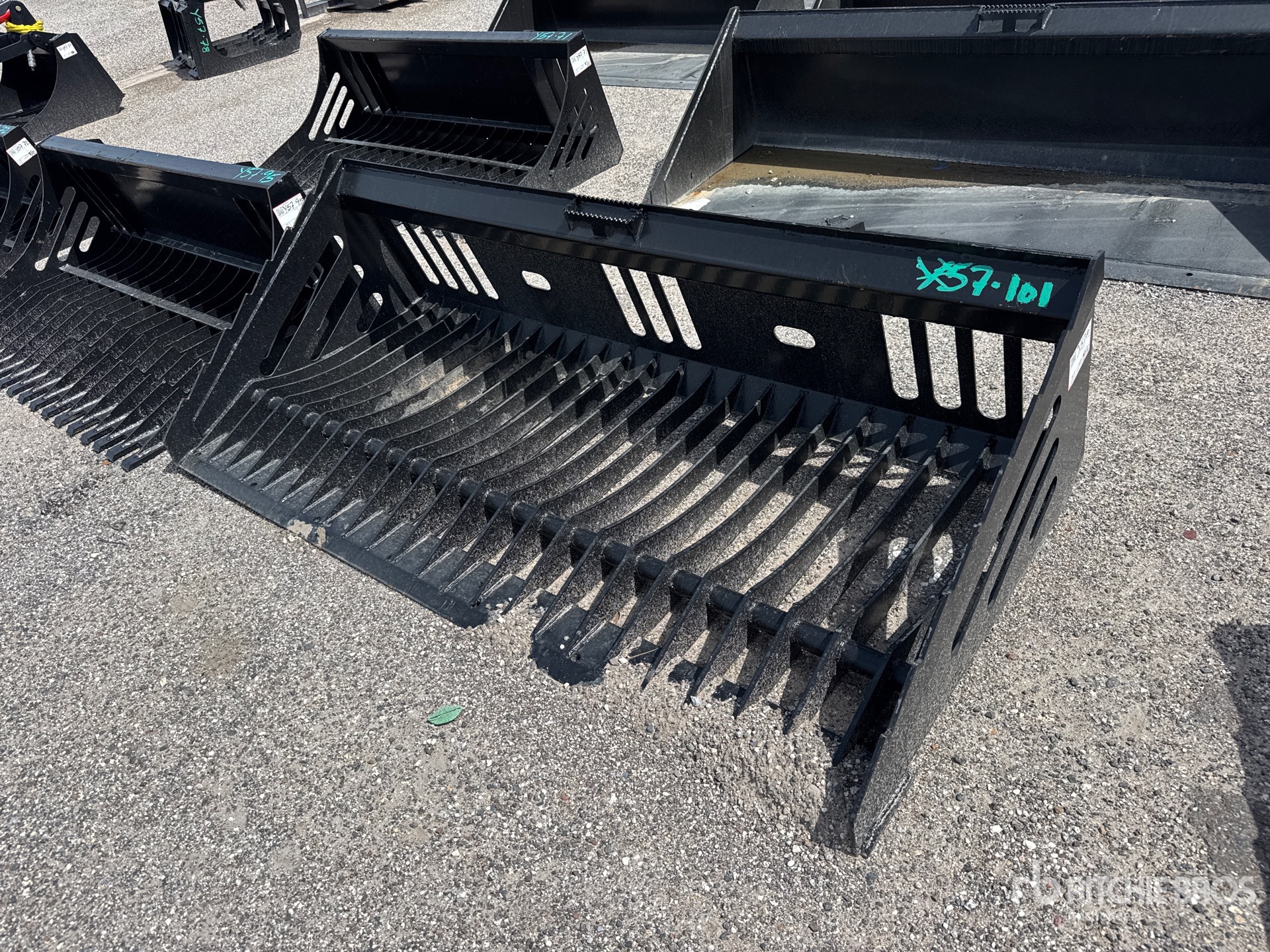 Mid-State 80 in Skeleton Skid Steer Bucket (Unused)