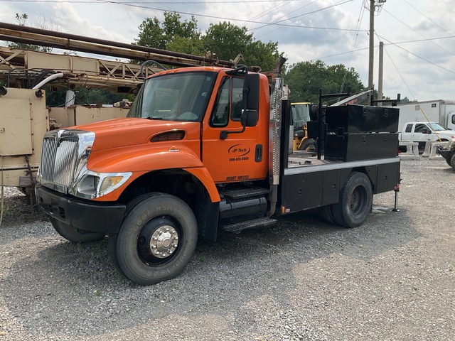 2003 International 7300 4x2 Flatbed Truck with Crane