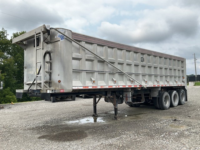 2002 MAC 36 ft Tri/A End Dump Trailer