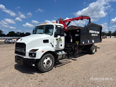 Pac-Mac KBF-20H-HJ 7058 lb Knuckle Boom on 2024 Mack MD742 4x2 Grapple Truck