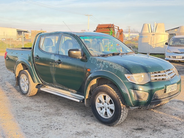 2012 Mitsubishi Triton 4x2 Dual Cab GLX Ute 2012 Mitsubishi Triton 4x2 Dual Cab GLX Ute