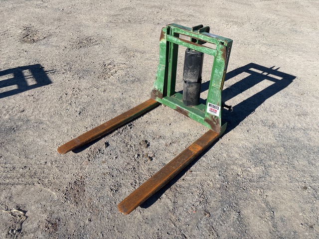 2016 Landquip Loadfloater 1060 mm 3-Point Tractor Pallet Forks 2016 Landquip Loadfloater 1060 mm 3-Point Tractor Pallet Forks