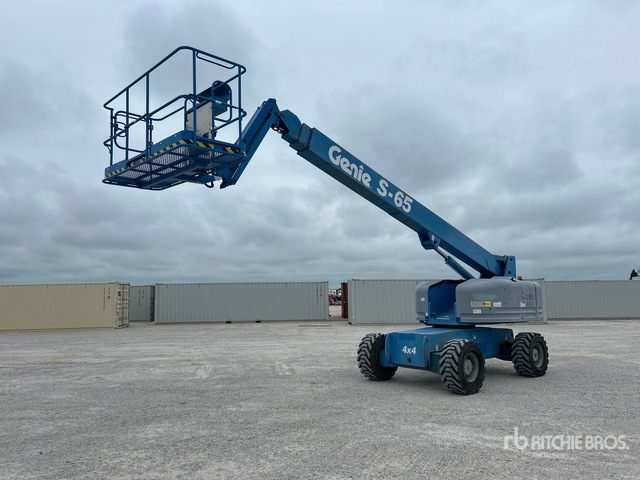 2002 Genie S-65 4WD Gasoline Telescopic Boom Lift