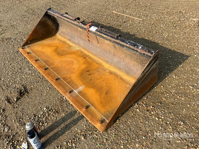 John Deere C84 84 in General Purpose Skid Steer Bucket