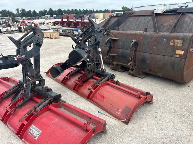 Western 9 ft 2 Way Snow Plow