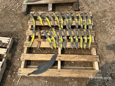 Quantity of (28) Crop Lifter