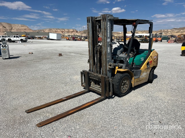 Komatsu FD40ZTU-10 4850 lb Pneumatic Tire Forklift (Inoperable)
