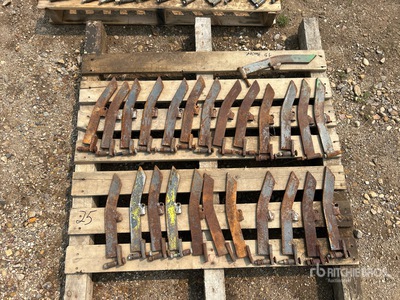 Quantity of (25) Crop Lifter