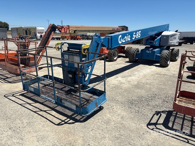 2015 Genie S85 4WD Diesel Telescopic Boom Lift