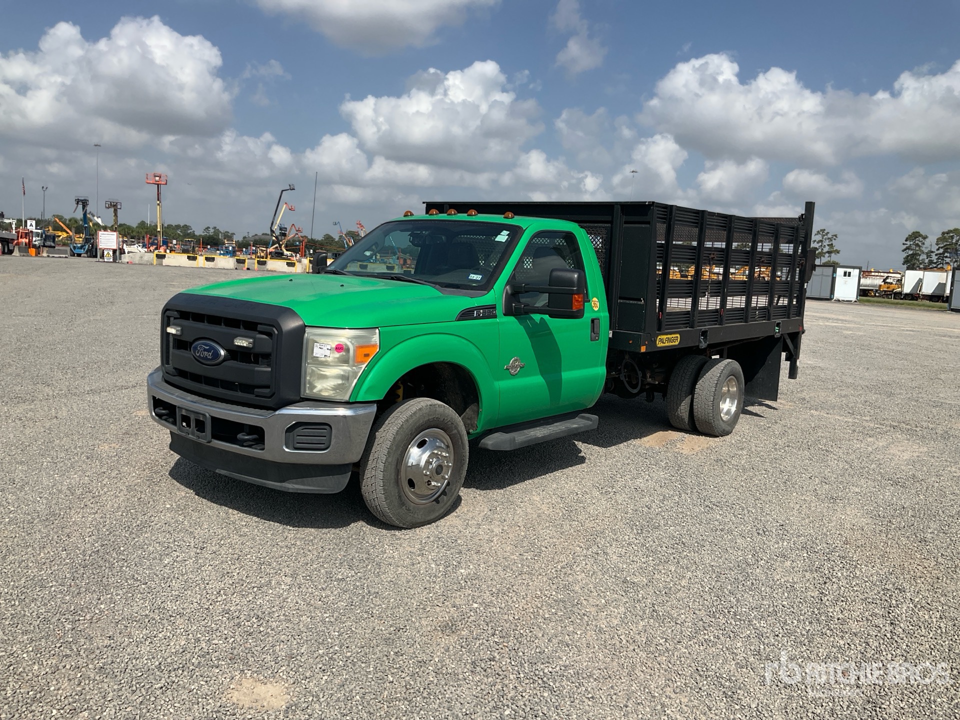 2016 Ford F-350 XL 4x4 Flatbed Truck