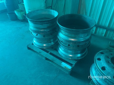 Quantity of (4) Astron 22.5 Inch Aluminum Rueda