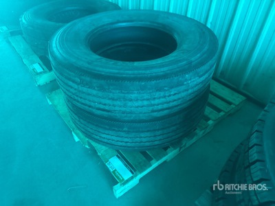 Quantity of (2) Michelin XZE2 11R22.5 Pneus