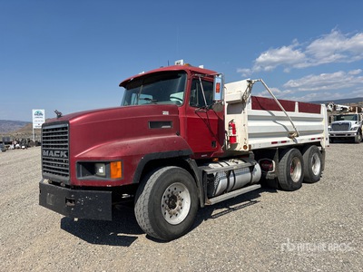 2001 Mack CH613 6x4 T/A Dump Truck