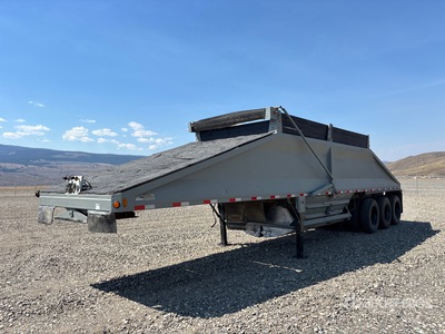 1990 Midland 40 ft Tri/A Belly Dump Trailer