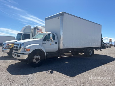 2015 Ford F-650 XLT 4x2 Moving Autocarro furgonato