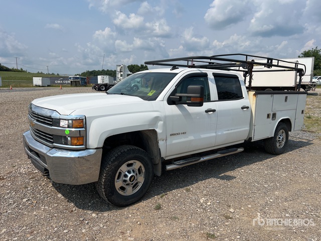 2017 Chevrolet Silverado 2500HD 4x4 Crew Cab Utility Truck