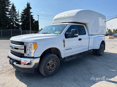 2019 Ford F-350 XLT 4x4 Extended Cab Utility Truck