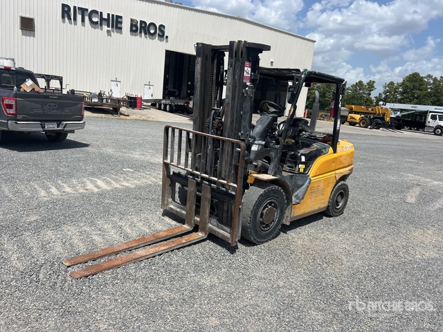 2021 Hyundai 35D-9 6930 lb Pneumatic Tire Forklift