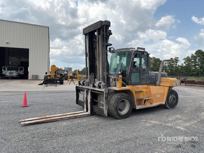 2018 Hyundai 160D-9 36000 lb Pneumatic Tire Forklift