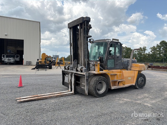 2018 Hyundai 160D-9 36000 lb Pneumatic Tire Forklift