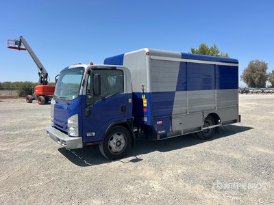 2017 Isuzu NQR 4x2 6 Bay Camion à boissons