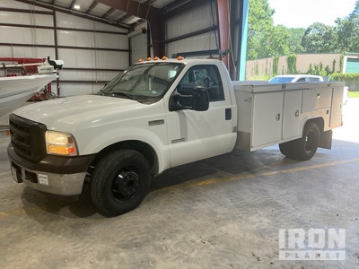 2006 Ford F350 XL 4x2 Utility Truck