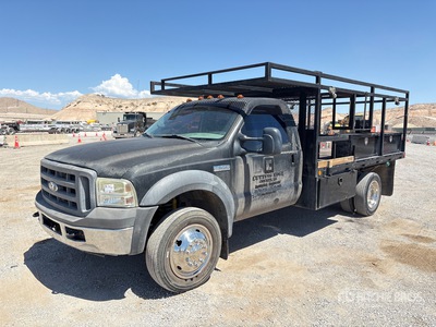 2005 Ford F-550 XL 4x2 Flatbed Truck