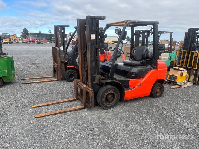 2013 Toyota 8FGU25 4800 lb Pneumatic Tire Forklift