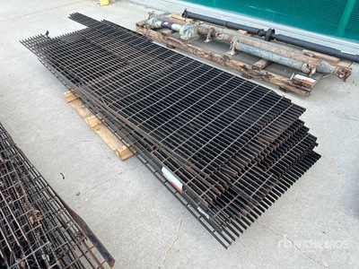 Quantity of Steel Walkway Grating Varios. Industrial